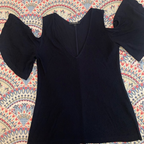 Derek Lam V-Neck Cold Shoulder Top NWOT - Picture 13 of 14